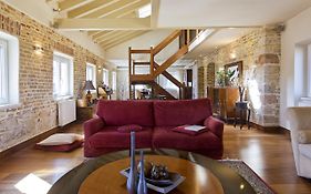 tenedos apartment